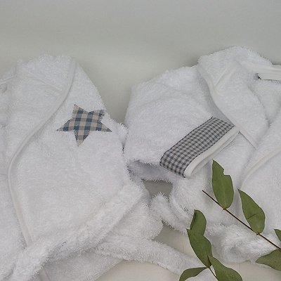 Albornoz personalizado con detalle o inicial