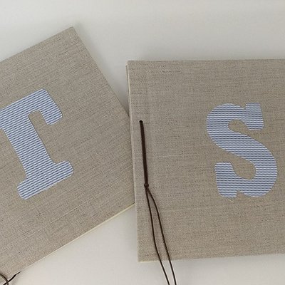 Album de fotos personalizado con detalle o inicial