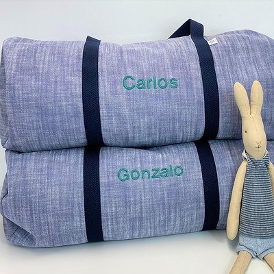 Macuto weekend con nombre bordado a máquina