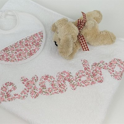 Capa de baño con nombre