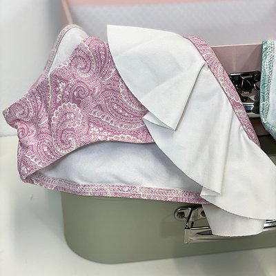 Culetín niña cashmir rosa o verde con volante blanco