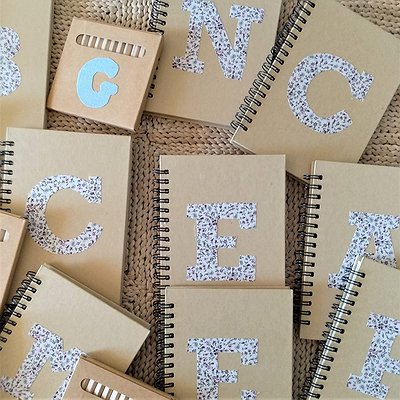 Libreta personalizada con inicial