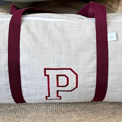 Macuto weekend con inicial bordada