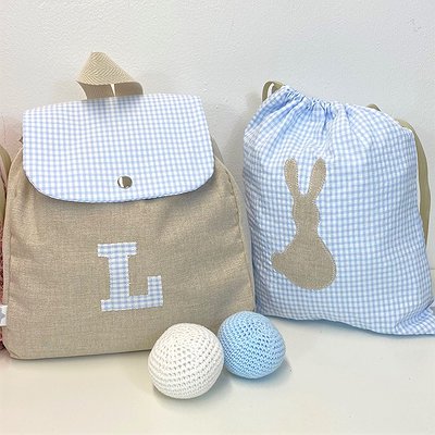 Mochila guardería de tela con inicial