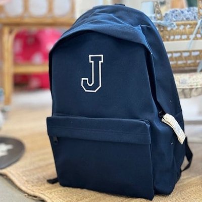 Mochila colegial PLUS pequeña con inicial oxfort bordada