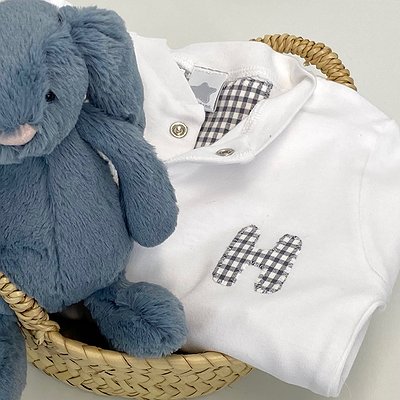 Pelele de algodón con inicial o detalle