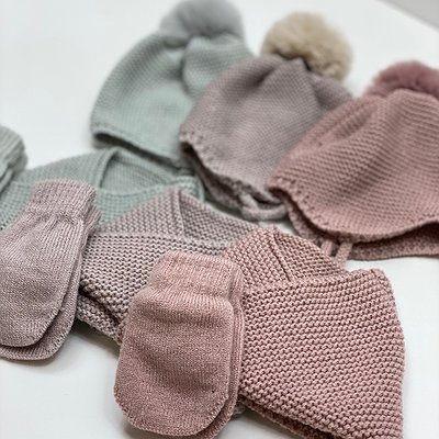 Conjunto gorrito, manoplas y buf