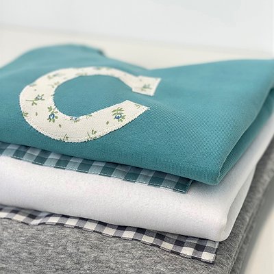 Sudadera Adulto con inicial en tela